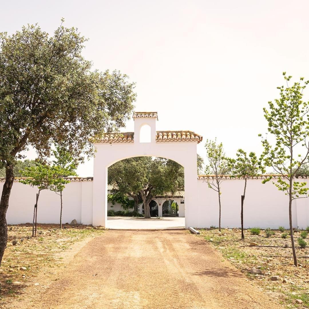 Finca Shenonkop Hotel Rural Navalmoral De La Mata Luaran gambar